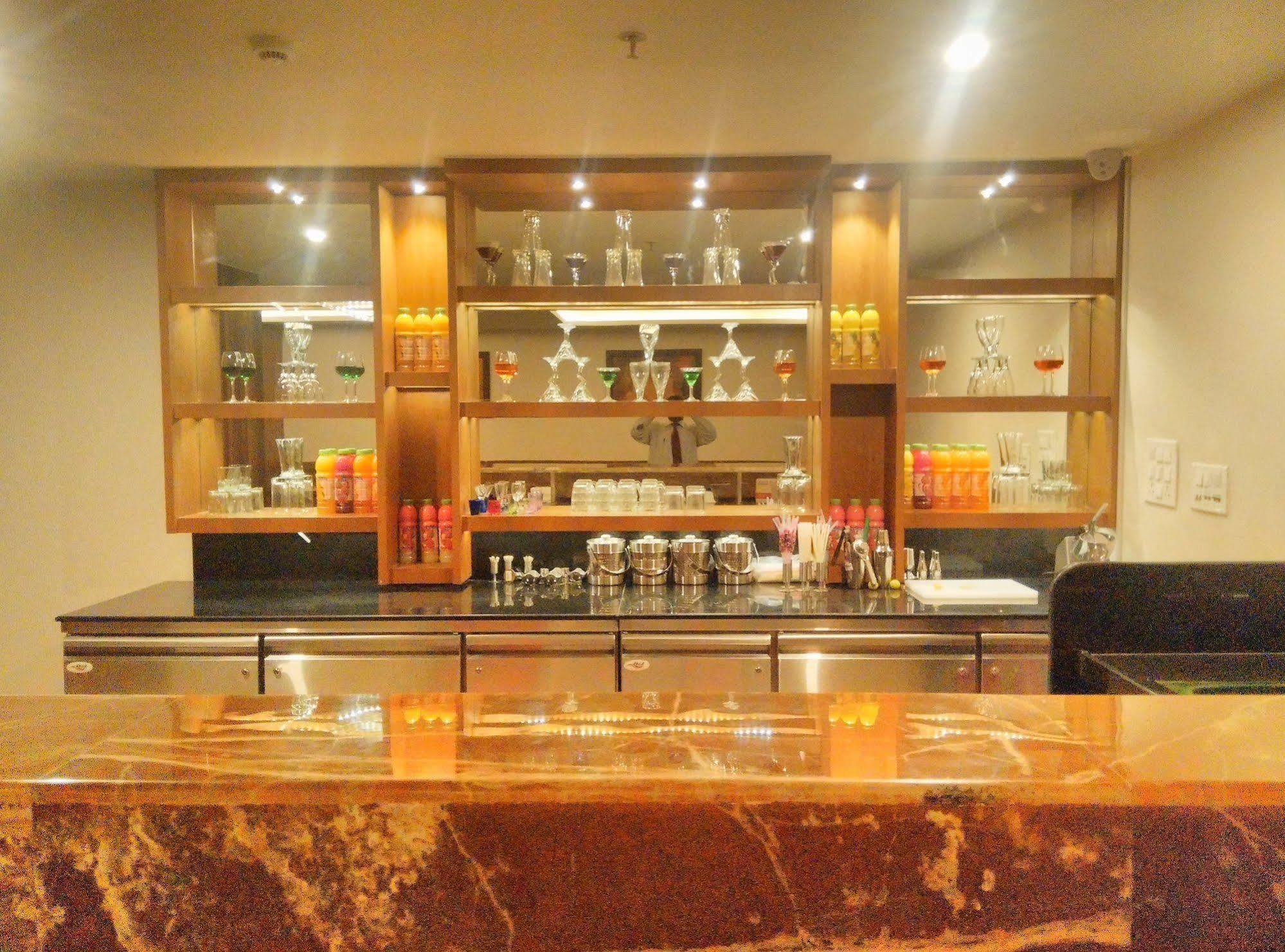 Hôtel Solitaire à Rāipur Extérieur photo
