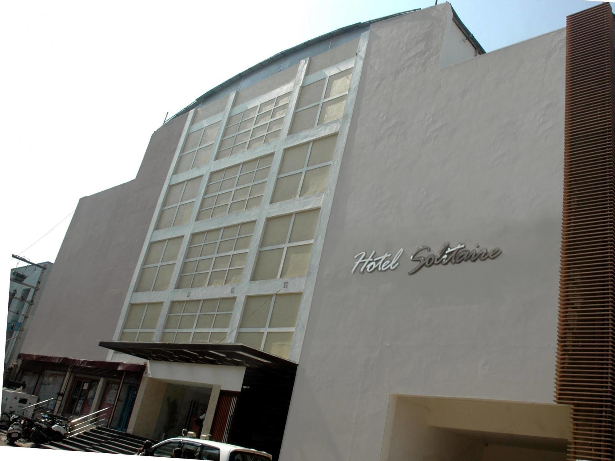 Hôtel Solitaire à Rāipur Extérieur photo